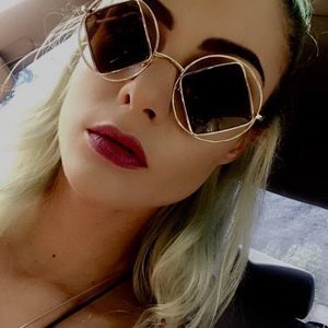 Meet your Posher, Paige